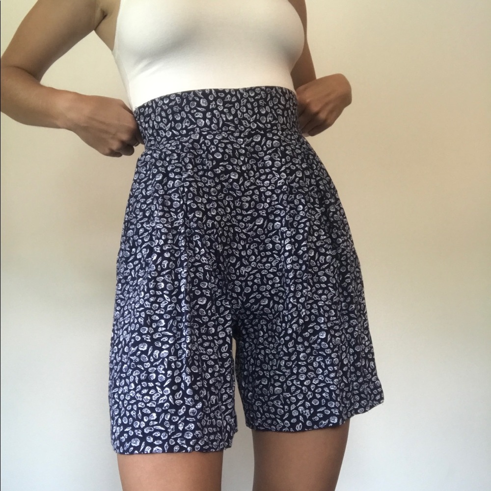 High Waisted Seashell Shorts